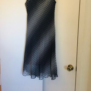 Sangria white poker dots on black.